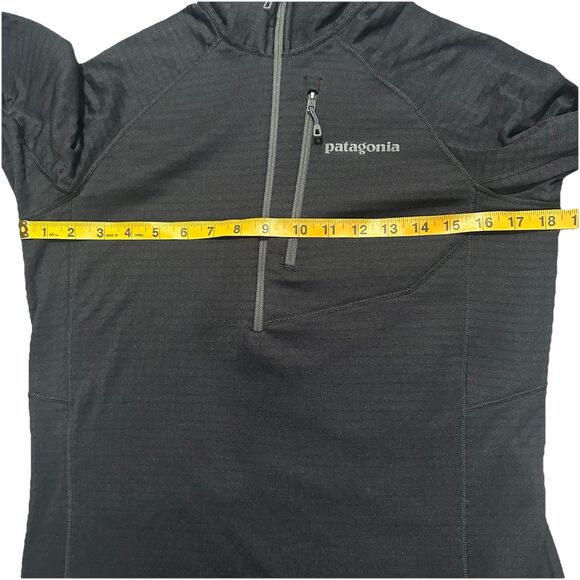 Patagonia Women’s R1 Pullover Fleece Lined S Black 1/2 Zip Slim Pocket Hiking - Picture 9 of 11